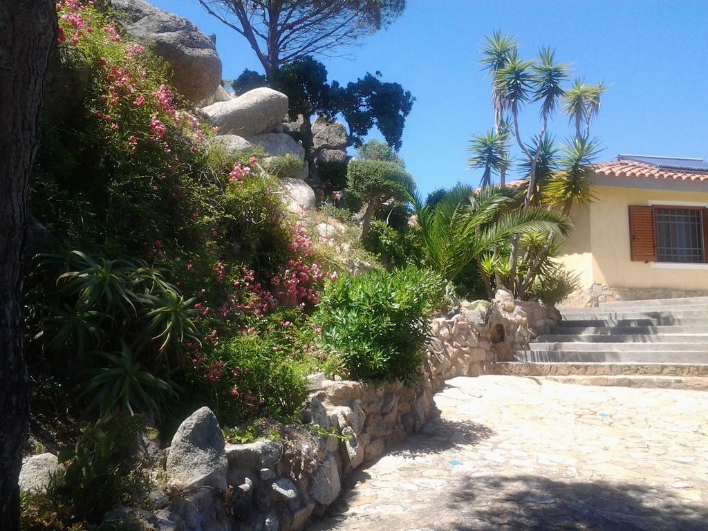 Bed and Breakfast La Fonte Dell'Ulivo 3 à La Maddalena  Extérieur photo