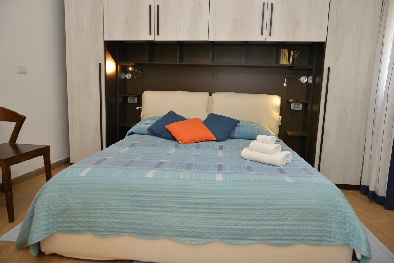 Bed and Breakfast La Fonte Dell'Ulivo 3 à La Maddalena  Extérieur photo